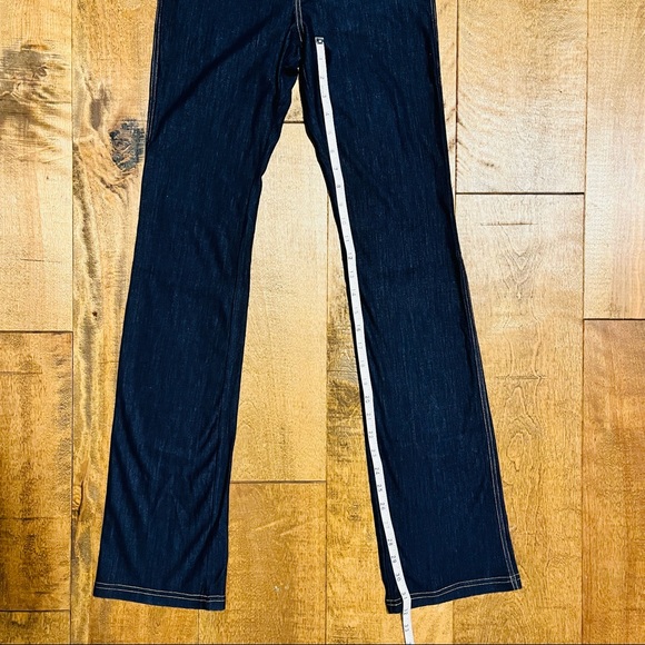 Hue Soft Stretch Boot Cut Jeans Leggings w/ Zipper Back Pocket, Navy Denim, New - Picture 12 of 12
